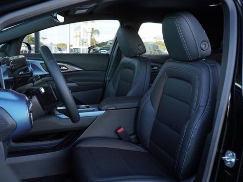 New 2025 Chevrolet Equinox EV LT FWD image 22