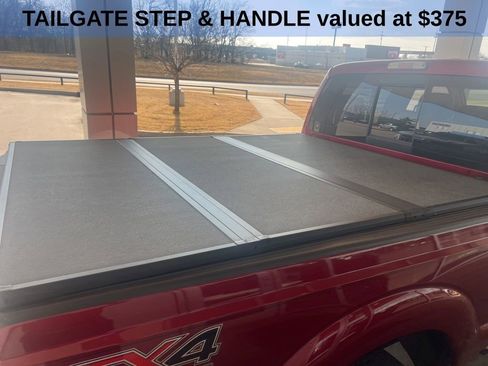 Used 2014 Ford F250 Lariat w/ Lariat Interior Package image 12