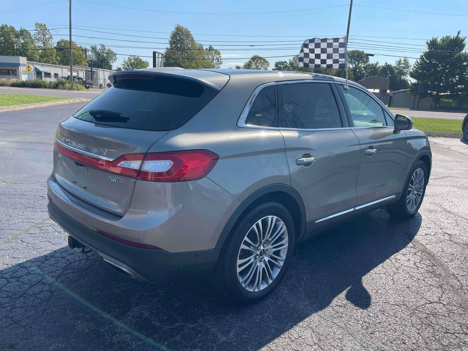 Used 2016 Lincoln MKX Reserve w/ Technology Package AWD/4WD image 8