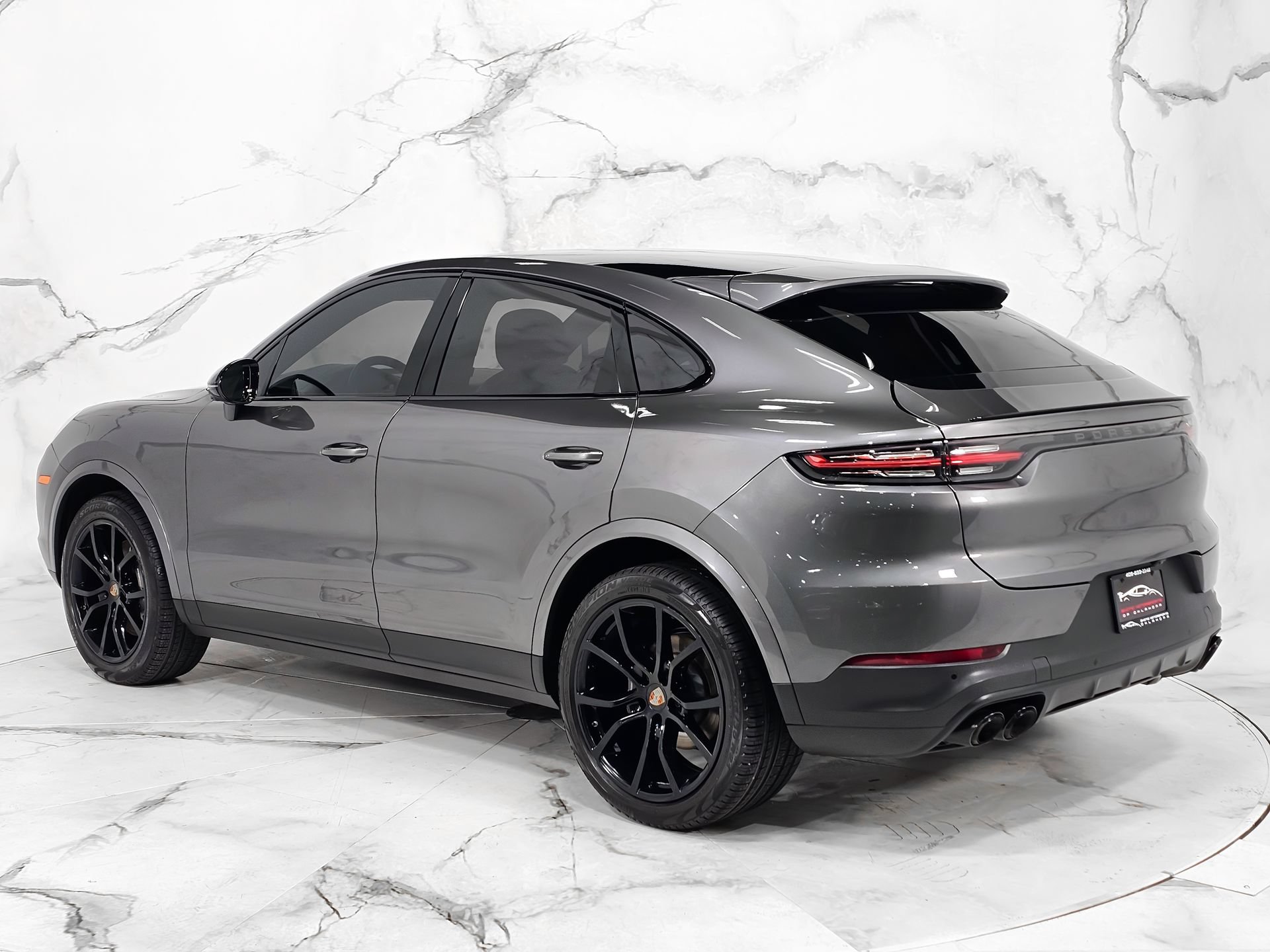 Used 2022 Porsche Cayenne Coupe AWD/4WD image 9