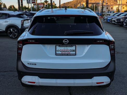 New 2026 Nissan Kicks SV image 5