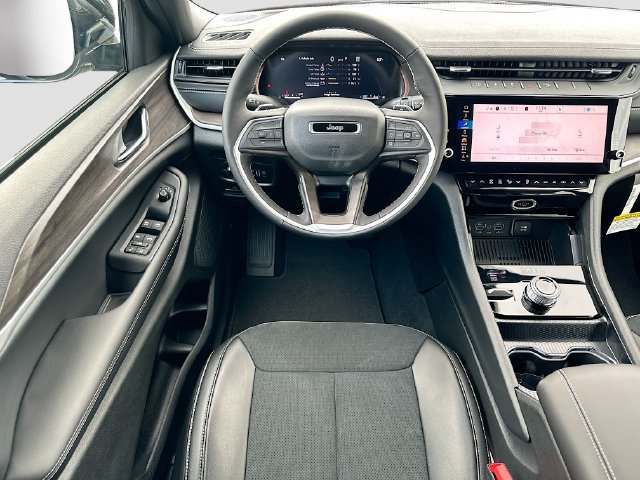 New 2026 Jeep Grand Cherokee Altitude AWD/4WD image 16