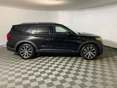 New 2026 Ford Explorer ST-Line AWD/4WD image 5