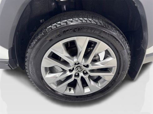 Used 2024 Toyota RAV4 XLE Premium image 86