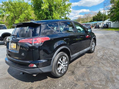Used 2018 Toyota RAV4 LE w/ All Weather Liner Package AWD/4WD image 9
