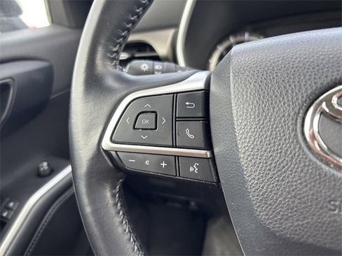Used 2022 Toyota Highlander XLE image 34