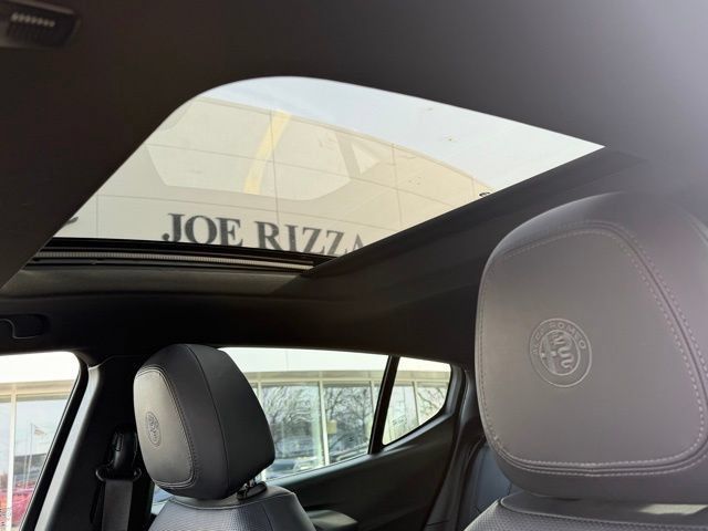 Used 2024 Alfa Romeo Tonale Ti AWD/4WD image 15