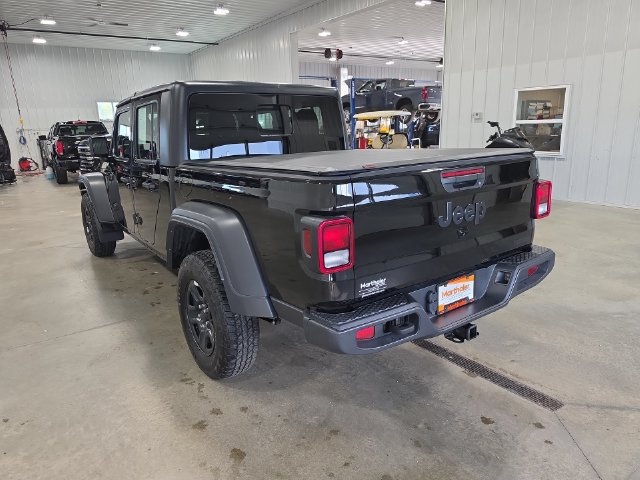 Used 2021 Jeep Gladiator Sport AWD/4WD image 6