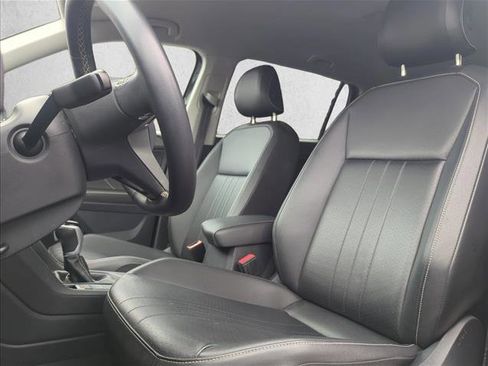 Used 2024 Volkswagen Tiguan SE image 19