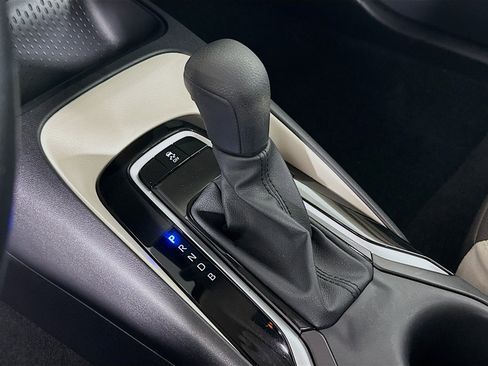 Used 2025 Toyota Corolla LE image 24