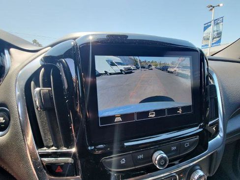 Used 2023 Chevrolet Traverse LT FWD image 14