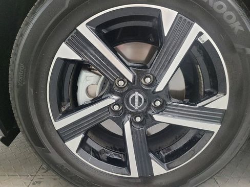 Used 2025 Nissan Sentra SV FWD image 31