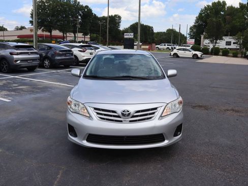 Used 2013 Toyota Corolla LE FWD image 13