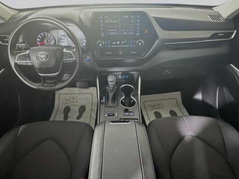 Used 2022 Toyota Highlander L image 27