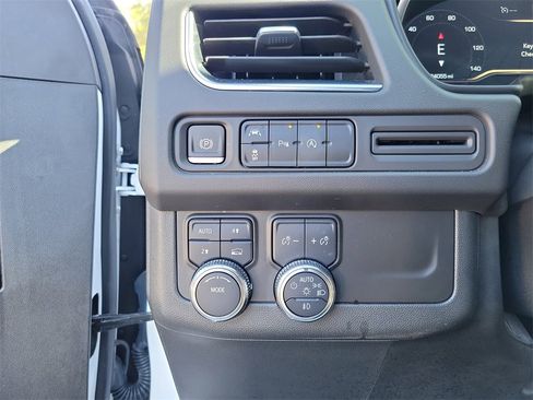 Certified 2023 GMC Yukon XL SLT image 26