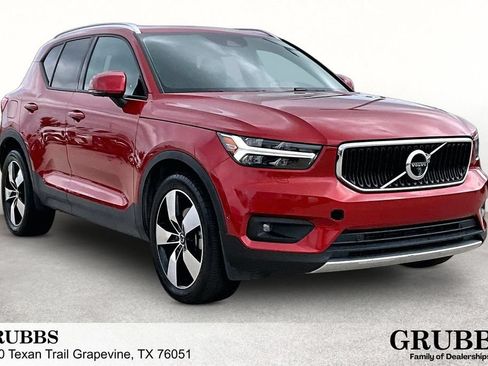 Used 2019 Volvo XC40 T5 Momentum AWD/4WD image 1