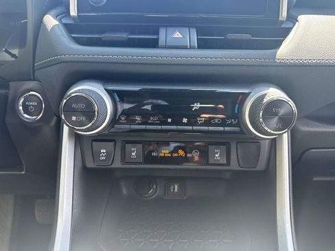 Used 2025 Toyota RAV4 XLE w/ Convenience Package AWD/4WD image 31