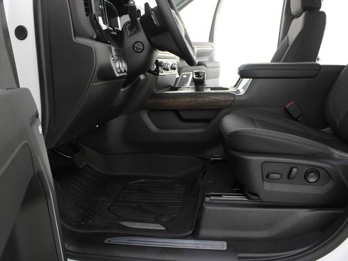 New 2026 GMC Sierra 1500 SLT w/ SLT Premium Plus Package AWD/4WD image 18