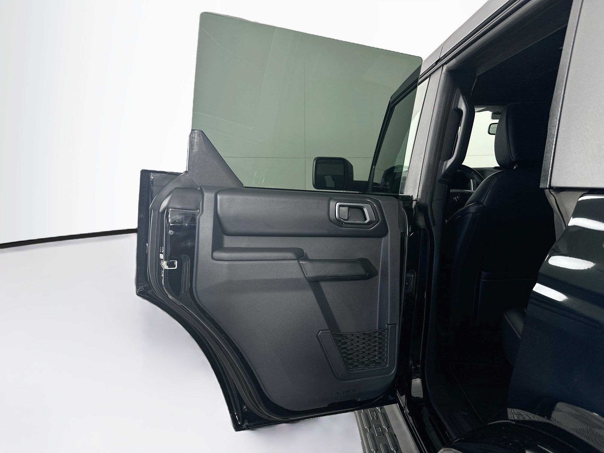 Used 2025 Ford Bronco Outer Banks AWD/4WD image 27