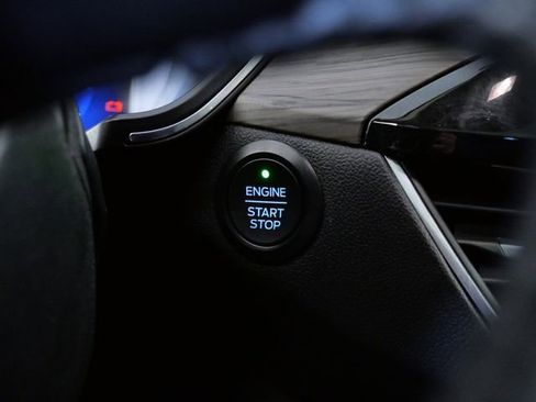 Certified 2020 Ford Escape Titanium image 22