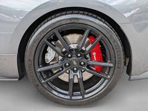 Used 2022 Ford Mustang Shelby GT500 w/ Technology Package RWD image 23
