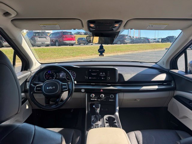 Used 2022 Kia Carnival LX FWD image 19