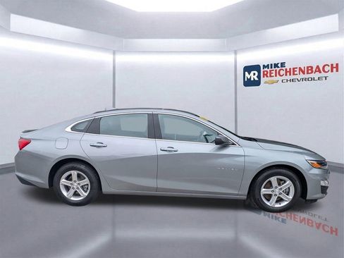 Used 2024 Chevrolet Malibu LT FWD image 3