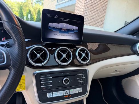 Used 2019 Mercedes-Benz CLA 250 4MATIC image 13