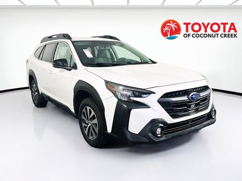 Used 2023 Subaru Outback Premium AWD/4WD image 1