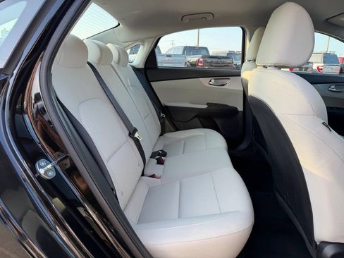 Certified 2023 Kia Forte LXS w/ LXS Technology Package FWD image 28