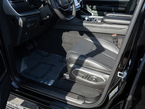 New 2026 Jeep Grand Wagoneer Limited w/ Premium Group II AWD/4WD image 18