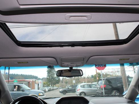 Used 2012 Honda Odyssey Touring Elite image 12