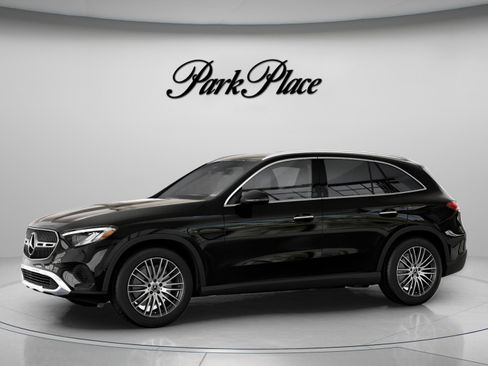 Used 2026 Mercedes-Benz GLC 300 image 3