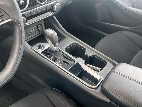 Certified 2025 Nissan Sentra SV FWD image 16