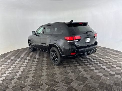 Used 2021 Jeep Grand Cherokee Laredo X AWD/4WD image 9