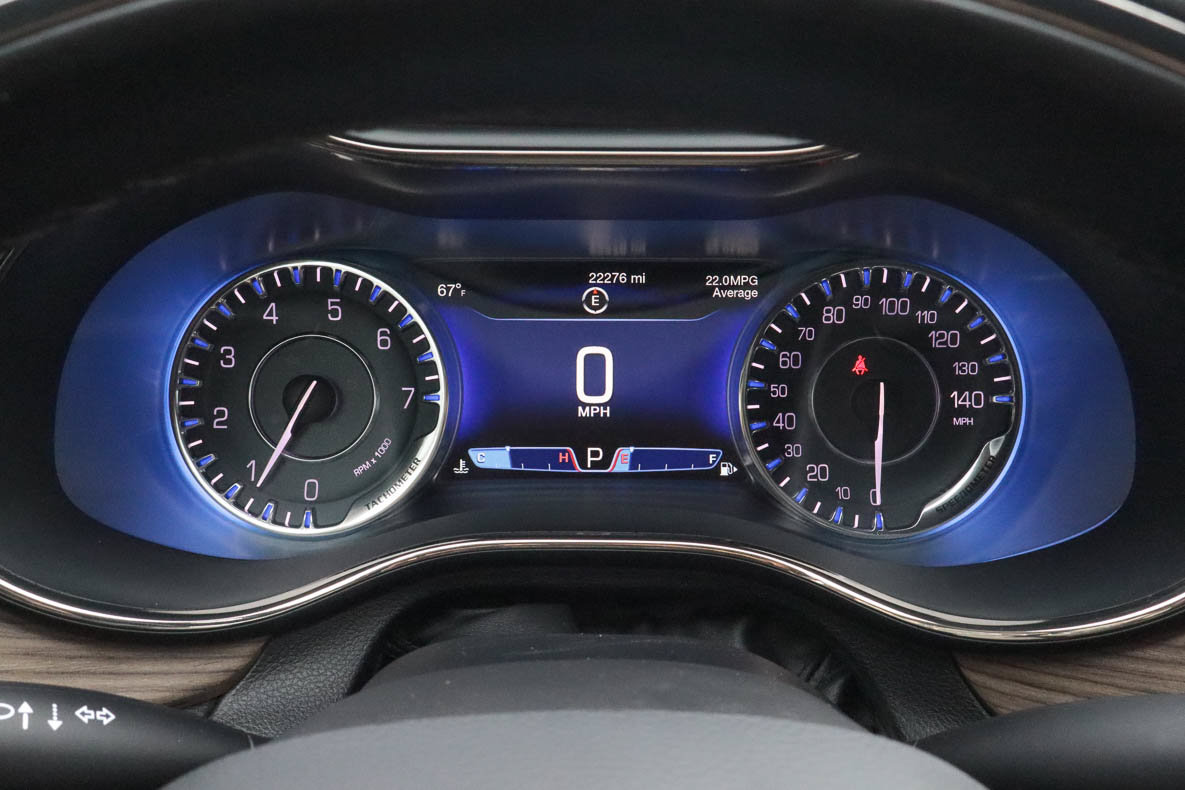 Used 2016 Chrysler 200 C w/ Premium Group FWD image 26