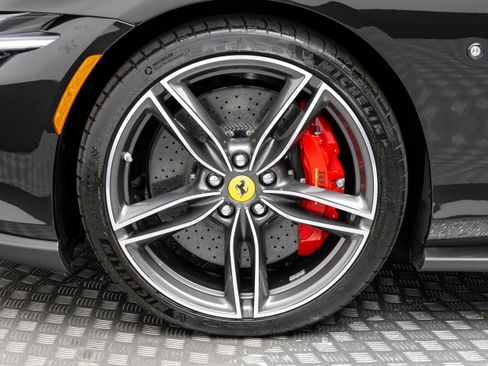 Used 2025 Ferrari Roma Spider RWD image 22