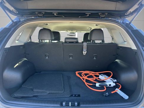 Used 2019 Kia Niro EX w/ Cold Weather Package 2.0 FWD image 10