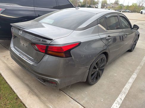 Used 2022 Nissan Altima 2.5 SR w/ Midnight Edition Package image 5