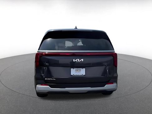 Used 2026 Kia Carnival FWD image 12
