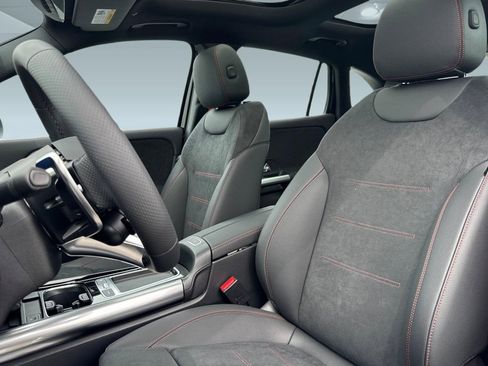New 2025 Mercedes-Benz GLA 35 AMG 4MATIC image 5