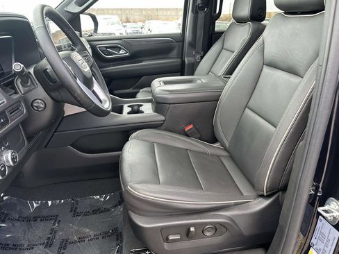 Used 2023 GMC Yukon SLT w/ SLT Premium Package image 22