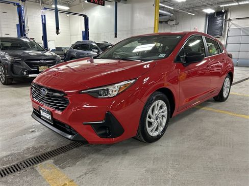 Certified 2025 Subaru Impreza 2.0i image 4