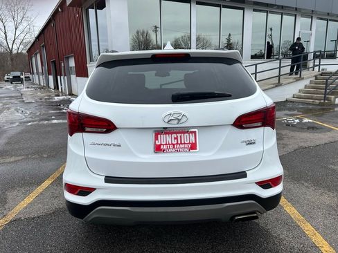 Used 2017 Hyundai Santa Fe Sport image 4