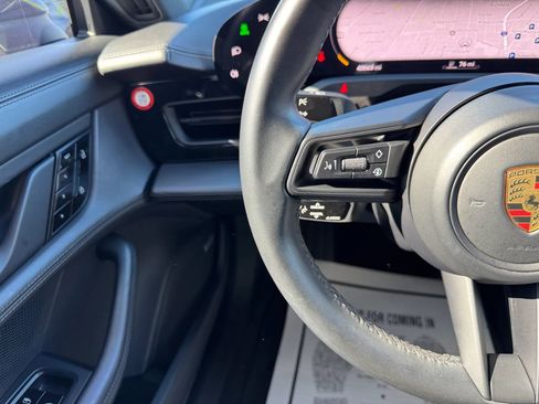 Used 2020 Porsche Taycan 4S image 29