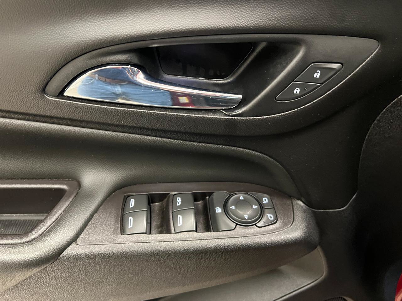 Used 2021 Chevrolet Equinox LT FWD image 33
