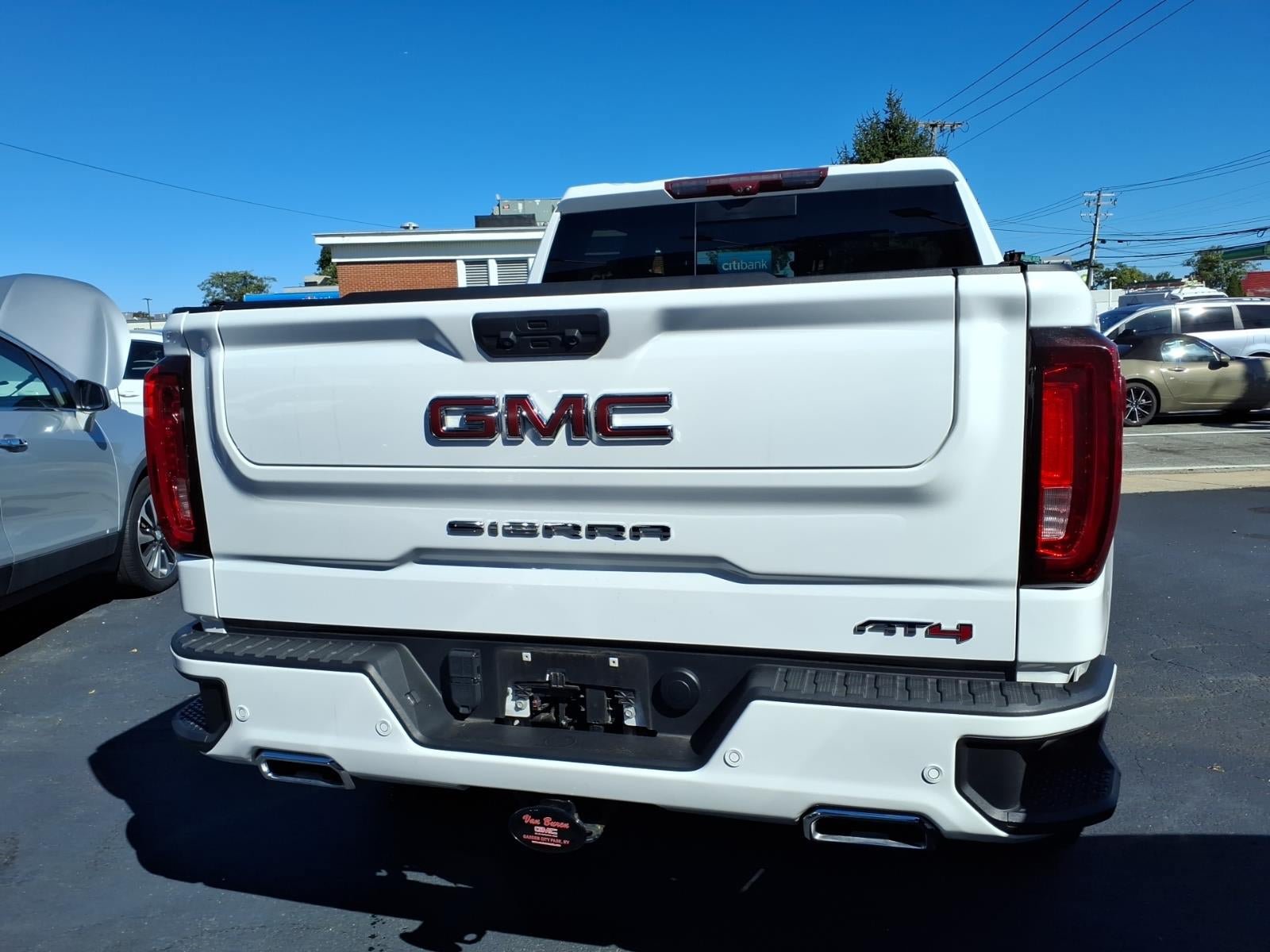 Used 2023 GMC Sierra 1500 AT4 w/ Technology Package AWD/4WD image 5