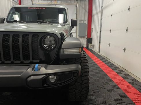 Used 2023 Jeep Wrangler Unlimited w/ Sun & Screen Package AWD/4WD image 11