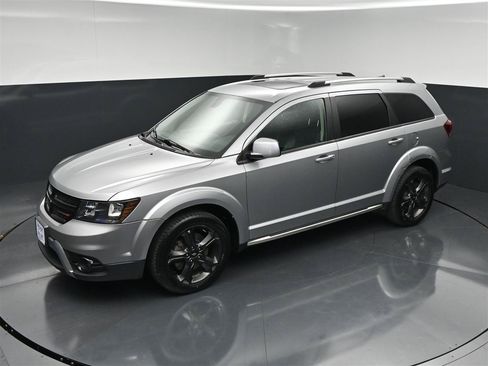 Used 2020 Dodge Journey Crossroad FWD image 20