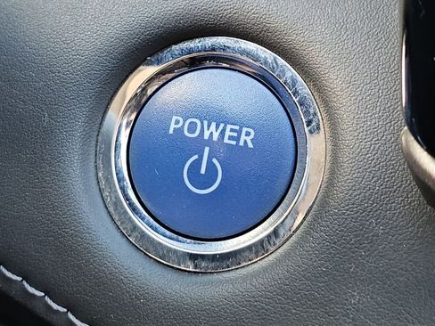 Used 2022 Toyota Highlander Limited image 18